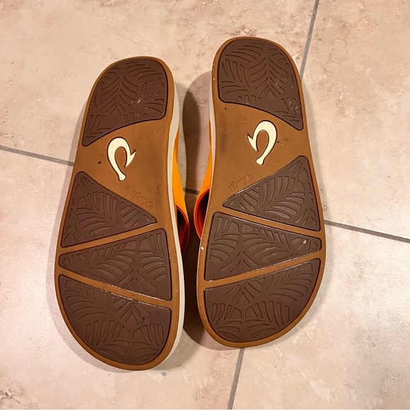 Olukai Wet Grip Sandals Size 7 Orange Yellow - Picture 2 of 5